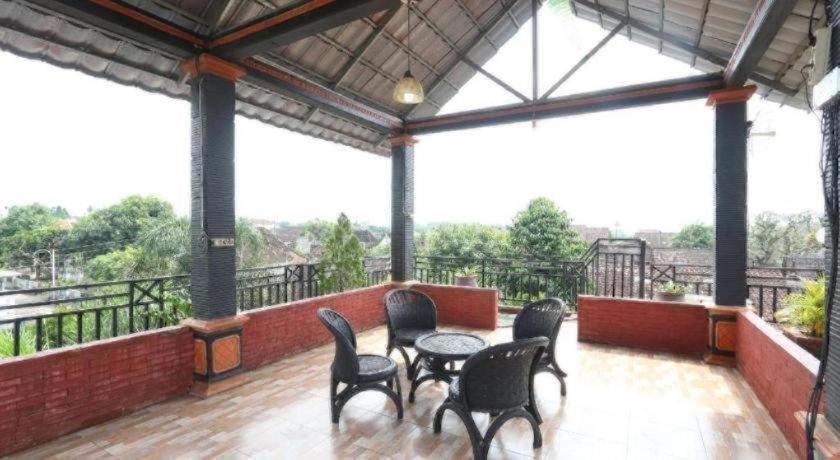 Hotel Oyo 92629 Kawandya Tawangmangu